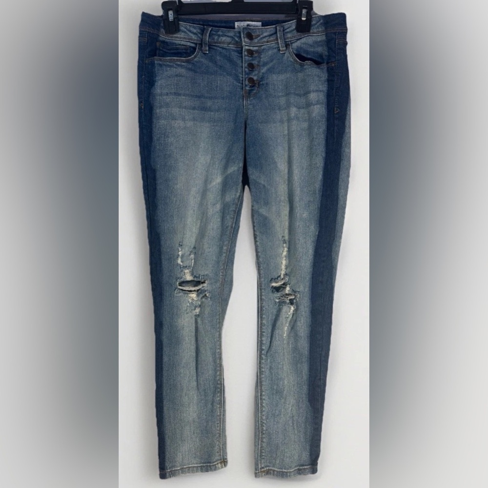 Black Daisy Jeans 11/30 Jamie Relaxed Skinny Junior Distressed Denim